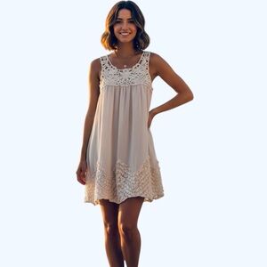 Vico Woman’s Cream Sleeveless Dress Size small